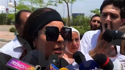 فيفي عبده من جنازة سمير صبري: بيرحل أحسن ناس في الدنيا | فيديو