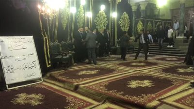 بحضور حسام غالي وطارق قنديل.. بدء عزاء والد محمد سراج الدين في مسجد عمر مكرم | بث مباشر