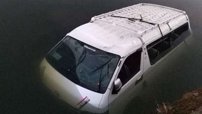 الدفع بـ 10 سيارات إسعاف.. انقلاب ميكروباص داخل ترعة ووقوع إصابات في قنا