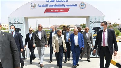 وزير الدولة للإنتاج الحربي يتفقد الأكاديمية المصرية للهندسة والتكنولوجيا المتقدمة