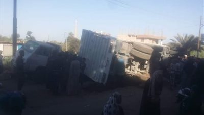 انقلاب مقطورة محملة بالطوب بالقناطر الخيرية دون خسائر بالأرواح 