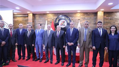 نادي النيابة الإدارية يكرم رئيس جامعة الأزهر في يوم الإبداع