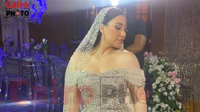 والد المطربة بوسي: ماعزمتش حد من أهلها ولكن فرحان لها لأن الجواز سُترة