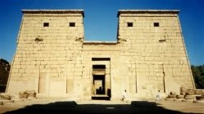 كيف صمم المصريون القدماء المدخل الضخم للمعابد؟ 