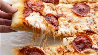 طريقة عمل البيتزا السريعة في 6 خطوات