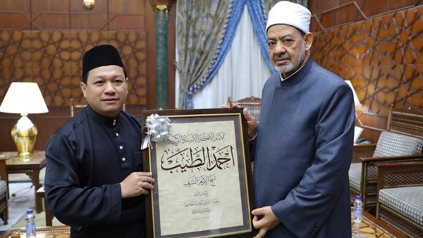  الإمام الأكبر يستقبل