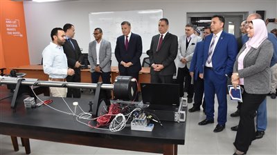 رئيس جامعة عين شمس يفتتح مبنى الصوتيات بكلية الهندسة