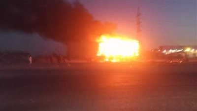 حريق سيارة ربع نقل محملة بأدوات طبية بطريق الإسكندرية - مطروح