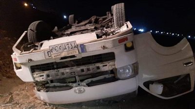 تفاصيل مصرع 3 أشخاص وإصابة 9 آخرين إثر انقلاب ميكروباص بطريق أسيوط الغربي | بث مباشر