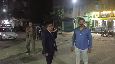 غلق وتشميع محال تجارية مخالفة ببولاق الدكرور ومصادرة 400 كرسي