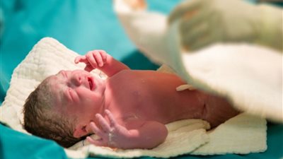 دعاء المولود من السنة النبوية للذكر والأنثى.. احرص على تلك الكلمات 