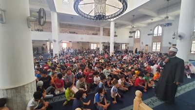 تنشئة سوية وحياة بعيدة عن التطرف.. الغلمان يزينون المساجد خلال دروس البرنامج الصيفي للطفل | صور