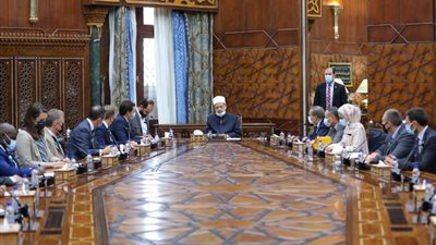 وفد بريطاني لشيخ الأزهر: نتابع ما تفعله للنشر ثقافة السلام والأخوة والتعايش على الصعيد العالمي