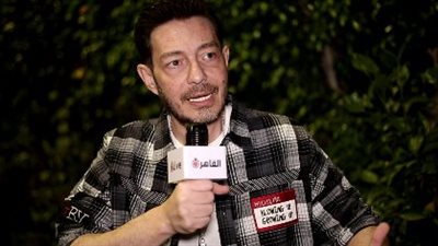 أحمد زاهر منتقدًا السوشيال ميديا: اللي يقول دي لبست فستان وحش وهو أنت مالك أنت أخوها؟ 