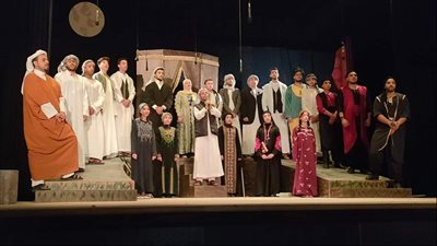 انطلاق مسرحية 