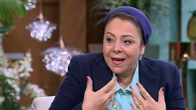 مستشهدة بسورتي البقرة والطلاق.. نهاد أبو القمصان: الست مش مجبورة ترضع أولادها