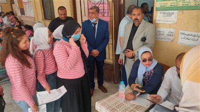 تعليم الجيزة تعلن الانتهاء من تطعيم طلاب الصف الأول الثانوي ضد فيروس كورونا
