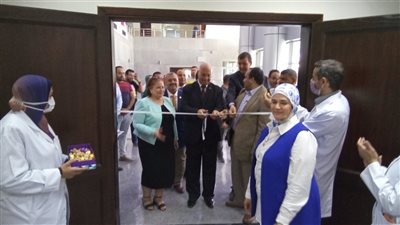 رئيس جامعة بنها يفتتح العيادات الطبية المتخصصة بمقر العبور