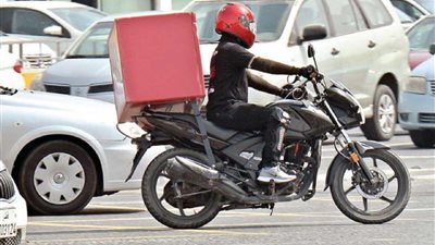 أجبرت المطاعم على عدم التعامل مع منافسيها.. حماية المنافسة يقاضي شركة ديليفري شهيرة