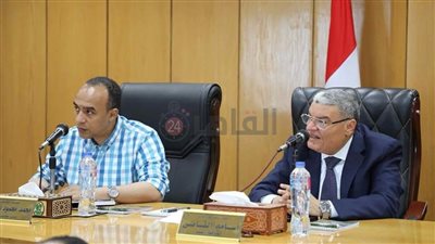 محافظ المنيا يوجه بسرعة إنشاء الكباري بالتوازي مع تنفيذ المشروعات بالمراكز المستهدفة