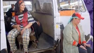 بعد أنباء اعتزالها.. منى زكي تستعيد ذكرياتها مع عبلة كامل بفيلم خالتي فرنسا