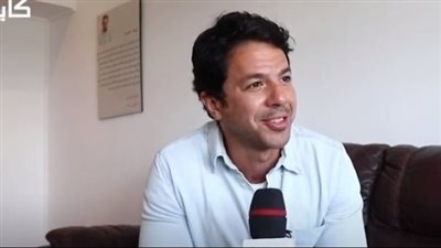 عمر الشناوي: دخولي مجال التمثيل نابع عن تعب.. وتاريخ جدي يمثل عبئا علي | فيديو