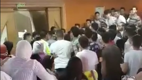 الإعتداء علي الطلاب