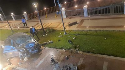 إصابة شاب في حادث انقلاب سيارة ملاكي بكورنيش النيل ببني سويف 