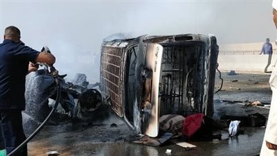 تفاصيل تفحم 7 جثث في حادث تصادم سيارتين على طريق الإسماعيلية السويس | بث مباشر