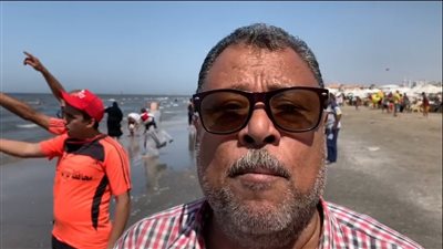 إنقاذ 10 مصطافين من الغرق في شاطئ بورسعيد.. ومدير الشاطئ: لا توجد إصابات | صور وفيديو