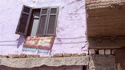 بعد انهيار منزلها.. صرف إعانة عاجلة لأسرة ونقلها إلى وحدة سكنية مؤقتة بسوهاج