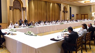 رئيس الوزراء يلتقي كبار المستثمرين الإماراتيين لبحث فرص الاستثمار بمصر