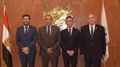 مباحثات بين غرفة القاهرة وسفارة بيرو لزيادة التبادل التجاري المشترك 