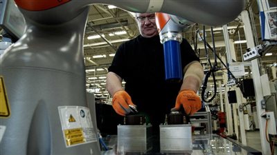 فورد توظف روبوت لمساعدة العمال ذوي الإعاقة وكبار السن