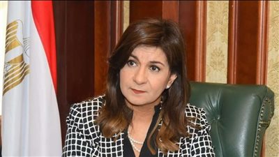 وزيرة الهجرة تتواصل مع الطبيب المصري الذي أطلق عليه نار بالسعودية