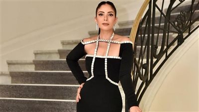 منى زكي تكشف سبب حضورها مهرجان كان السينمائي وأعمالها المقبلة