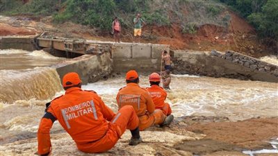 مصرع 25 شخصا في موجة أمطار غزيرة شمال شرق البرازيل 