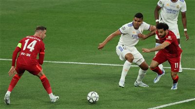 يويفا يكشف سبب إلغاء هدف كريم بنزيما أمام ليفربول في نهائي دوري الأبطال 