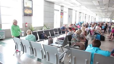 مطارا الغردقة ومرسى علم يستقبلان 12 ألف سائح اليوم