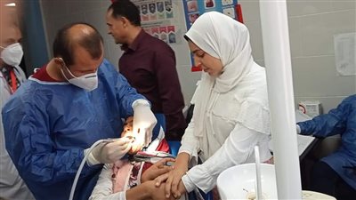 الكشف على 597 مواطنًا خلال القافلة الطبية لجامعة القاهرة بالشلاتين| صور