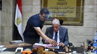 محافظ جنوب سيناء يصدق على 16 قرار تصالح في مخالفات البناء بطور سيناء