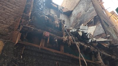 إصابة أحد أفراد الحماية المدنية خلال محاولة إنقاذ جزار من حريق منزل بالعجوزة