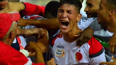 مستغلًا رغبة اللاعب.. الوداد المغربي ينافس الأهلي للظفر بخدمات أشرف داري