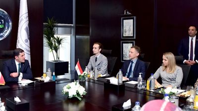رئيس هيئة الاستثمار يبحث فرص التعاون الاستثماري مع كبرى الشركات البولندية