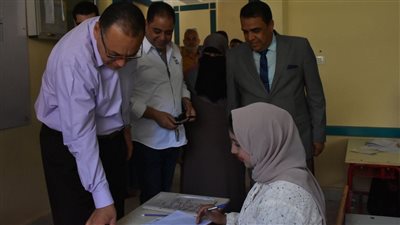 محافظ الشرقية يتفقد لجان امتحانات الدبلومات الفنية في الحسينية | صور