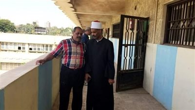 رئيس منطقة الإسكندرية الأزهرية يتابع امتحانات الشهادة الإعدادية.. ويؤكد لا توجد شكاوى