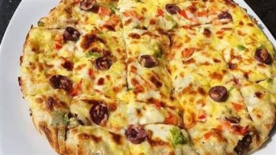 طريقة عمل البيتزا الشرقي فى البيت للشيف علاء الشربيني بـ 7 خطوات 