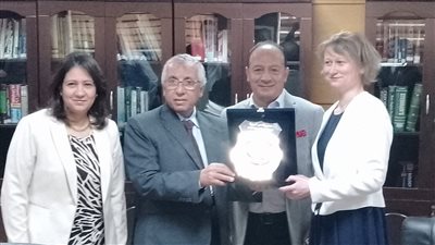 وفد بولندي يزور مركز البحوث الزراعية