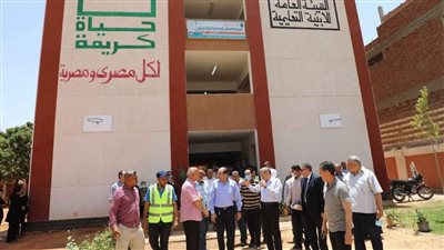 محافظ المنيا يشهد التسليم الابتدائي لعدد من مشروعات حياة كريمة في أبو قرقاص