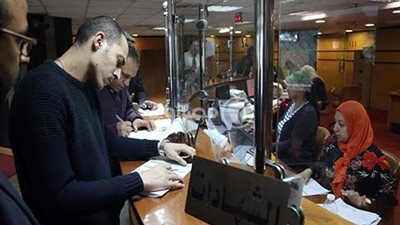 خبيرة مصرفية تكشف سبب توقف شهادات الـ 18% | فيديو 